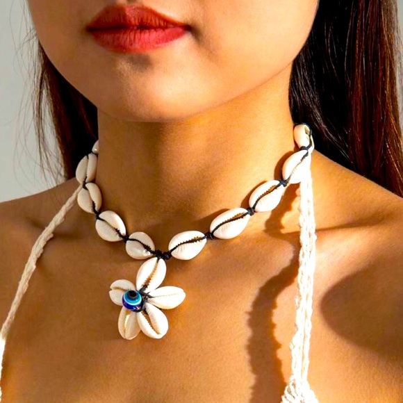 Shell Necklace with Evil Eye Pendant - Picture 2 of 5